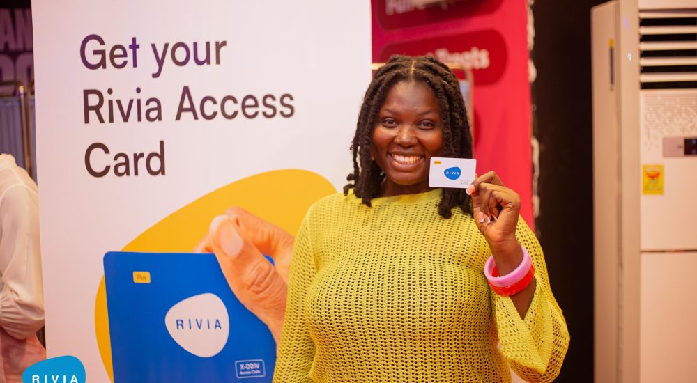 Rivia member displays card